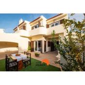 #015 Buganvilia Villa Near Center by Home Holidays