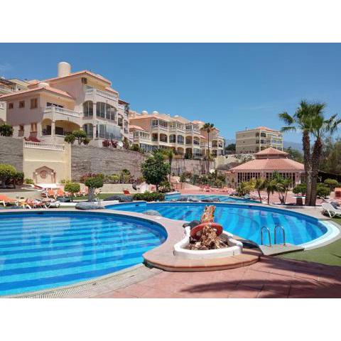 1-bedroom poolside apartment in Golf del Sur