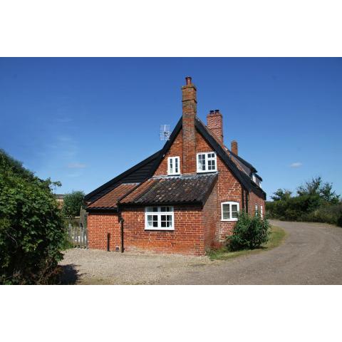 1 Grange Cottages, Westleton