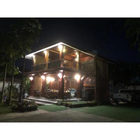 188 Teak House บ้านต้นสัก