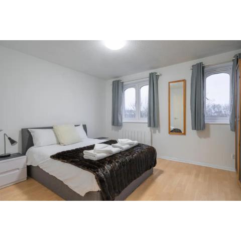 1BD Flat - Prime Location Surrey Quays