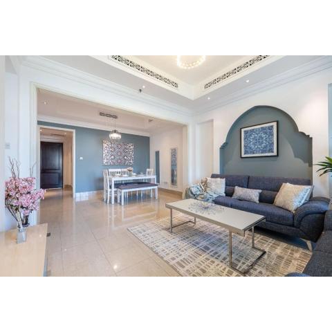 1BDR apartment with Burj Khalifa View , walking distance to Dubai Mall