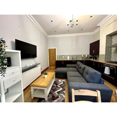 2 Bed Sleeps 6 - Walking distance to Leeds City Centre!!