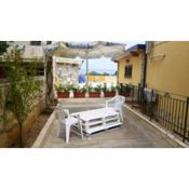 2 bedrooms appartement with sea view and enclosed garden at Palermo 2 km away from the beach