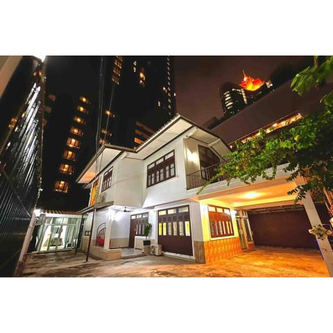 2 minutes walk to ASOK BTS, MRT, Terminal 21, Sukhumvit 19 BEST LOCATION!