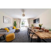 3 bed large house London, Stratford with garden and parking, weekly or monthly stays, serviced accommodation - 7 guests