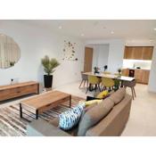 3 Bed Modern Luxury Flat in London with Gym