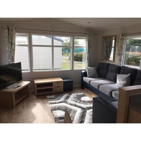 3 bedroom 2 bathroom prestige caravan PRESTHAVEN SANDS