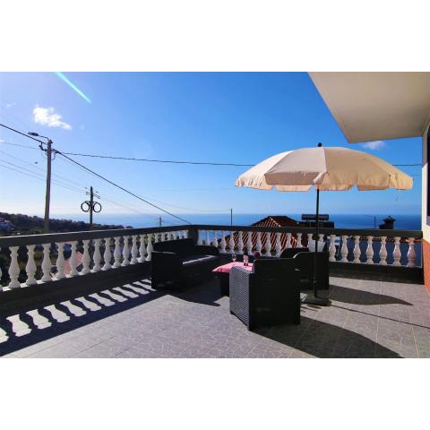 3 bedrooms house with sea view furnished terrace and wifi at Calheta