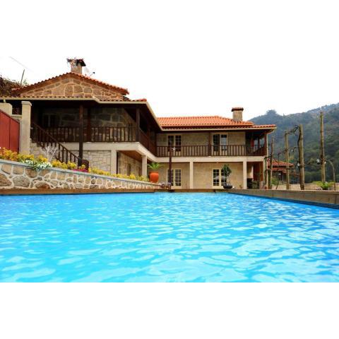 3 bedrooms villa with private pool enclosed garden and wifi at Terras de Bouro