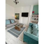 3 Double Bed Garden Flat in residential Wandsworth