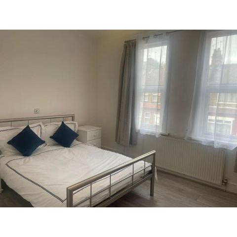 4 Bedroom House in Turnpike Lane/Wood Green