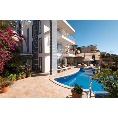 4 Bedroom Luxury Villa in Kalkan with Great Sea Views