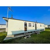 8 Berth Caravan For Hire At Martello Beach Holiday Park Ref 29012hv