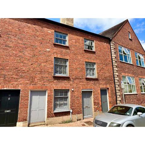 A luxury Grade 2 listed Georgian Town House in Monmouth