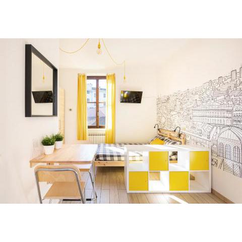 A Yellow Touch - Modern Studio in Isola Milano