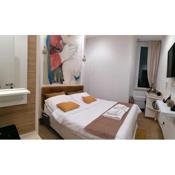 Abbracci leandra Rooms