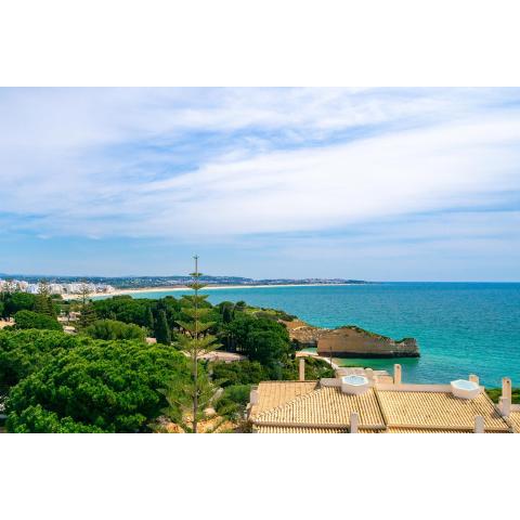 Acqua Vista Family Apartment - 200M from BEACH