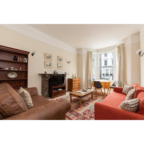 Adorable 1 bed flat in West Brompton, sleeps 4