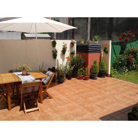 Agradable Piso con terraza, jardín y garaje