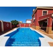 Agradable villa con piscina en Sánlucar