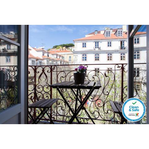 Alfama Sophisticate Flat With Balconies 2Bedrs 2Baths & AC in 19th Century Building Historic Center