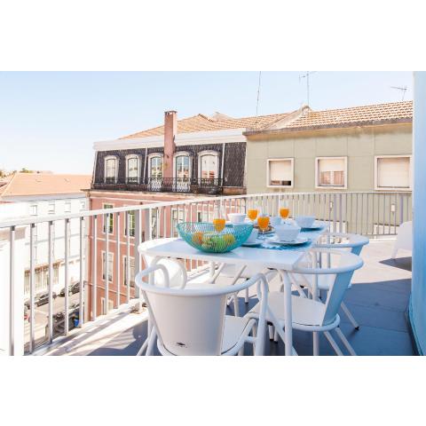 ALTIDO Joyful 2BR Apt with terrace nearby São Bento Palace