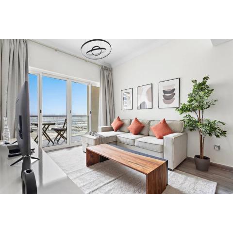 Amazing 1BR with Lake View