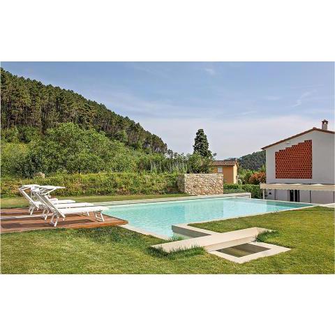 Amazing home in Capannori with Outdoor swimming pool, WiFi and 5 Bedrooms