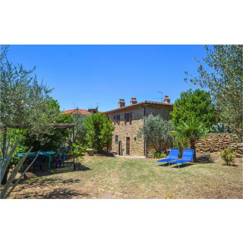 Amazing home in Castiglion Fiorentino with 4 Bedrooms