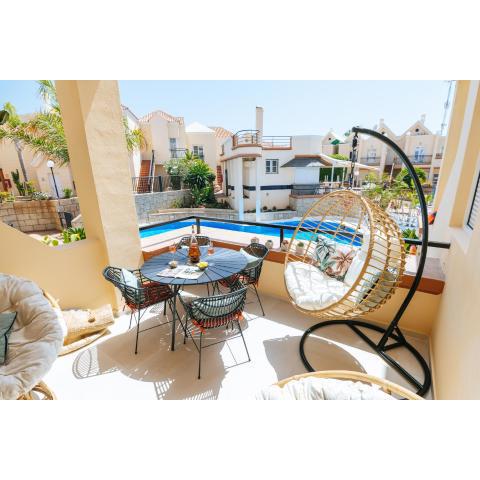 Amazing renovated pool view Apartment, 2 min to Fañabe Beach