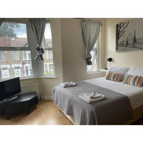 Amazing Studio Room in Ilford!