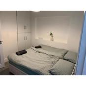 An en-suite room near the city