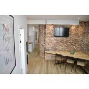 Another brick in the wall - Apartment in Paris. Sleeps 9