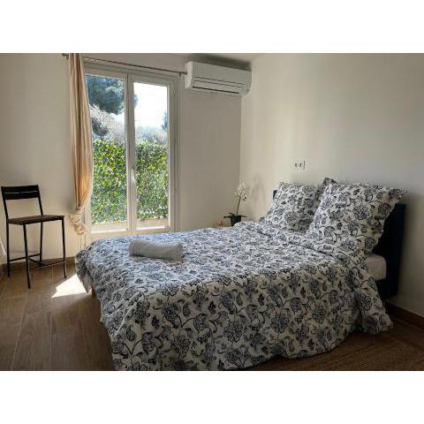 Antibes centre, 3 Chambres, 2 Salles de bain, Clim, Terrasse, Wifi