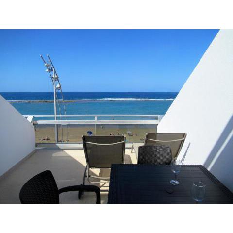 Apartamento 1ª linea Las Canteras -vista mar con terraza y wifi - 307