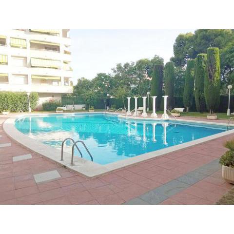 Apartamento con piscina