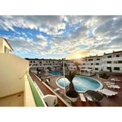Apartamento con vistas a la piscina, Wifi, a 300m de la playa en Tenerife Sur