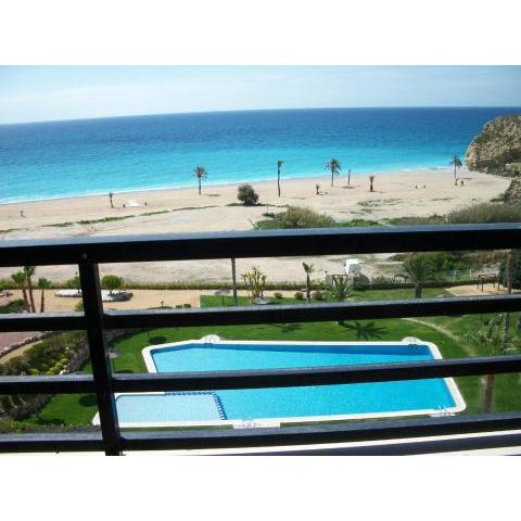 Apartamento Playa Paraiso, en 1ª línea de playa, , comodo y recien reformado, soleado, con jardines, piscina, zona deportiva y la playa enfrente andando