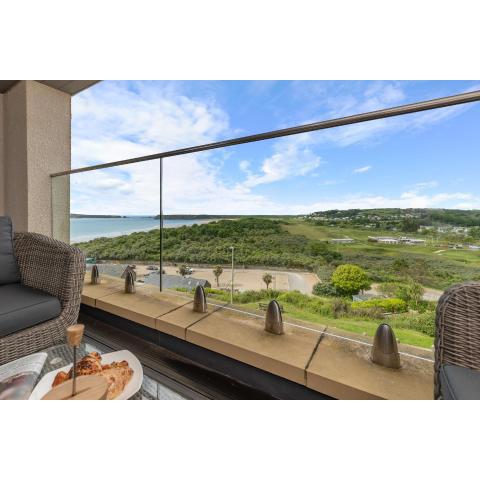 Apartment 10 Waterstone House - Luxury Apartment with Sea Views