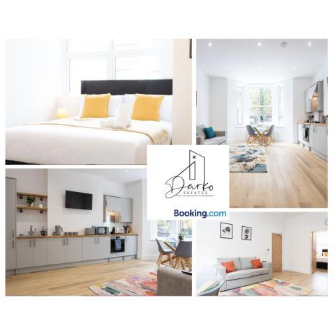 Apartment 2 - Beautiful 1 Bedroom Apartment Nr Manchester By Darko Estates Short Lets & Serviced Accommodation