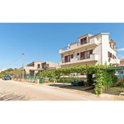Apartment and Rooms SaNja Vodice