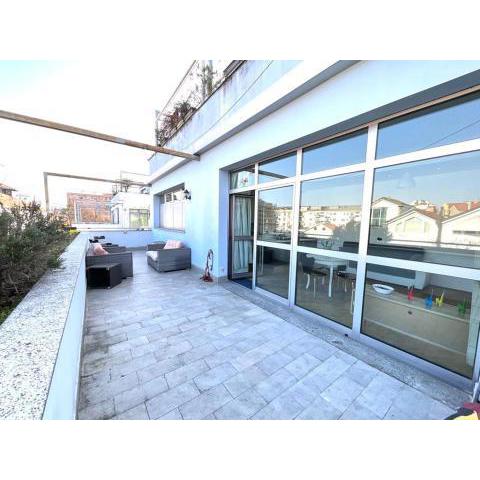 APARTMENT IN NAVIGLI DISTRICT WITH WONDERFUL TERRACE