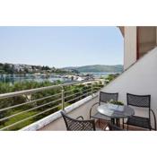 Apartment in Seget Vranjica with sea view, balcony, air conditioning, WiFi 5052-3