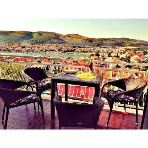 Apartment with sea view in Trogir
