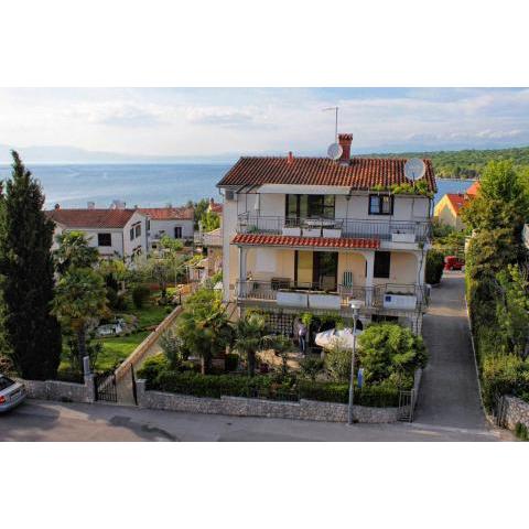 Apartments and rooms with parking space Njivice, Krk - 408