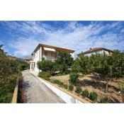 Apartments and rooms with parking space Trogir - 13102