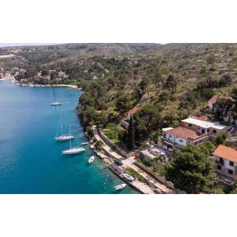 Apartments by the sea Bobovisca na Moru, Brac - 5682