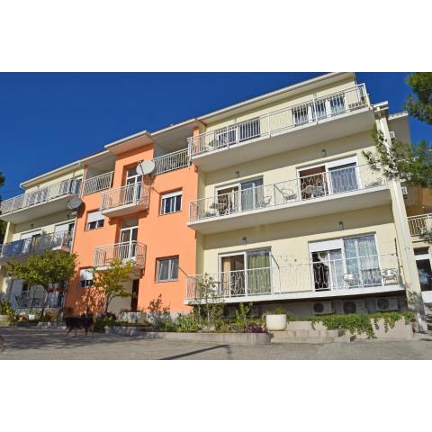 Apartments by the sea Duce, Omis - 946