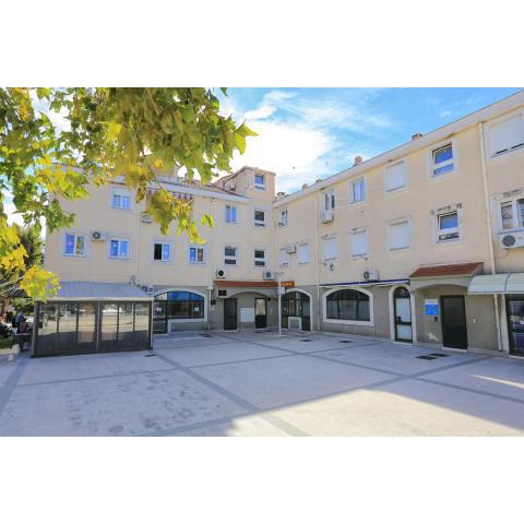 Apartments by the sea Dugi Rat, Omis - 15516